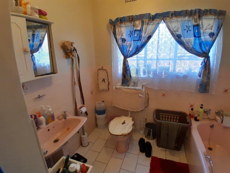 5 Bedroom Property for Sale in Geelhoutpark North West